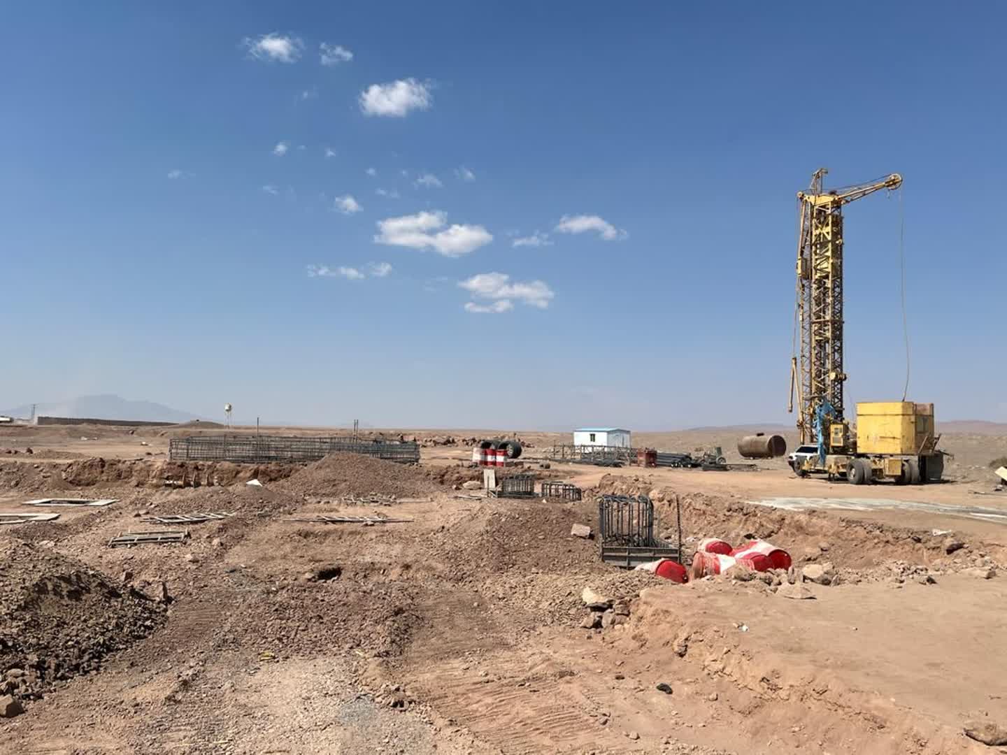 عملیات بتن‌ریزی فونداسیون برج مراقبت فرودگاه بین‌المللی قم آغاز شد